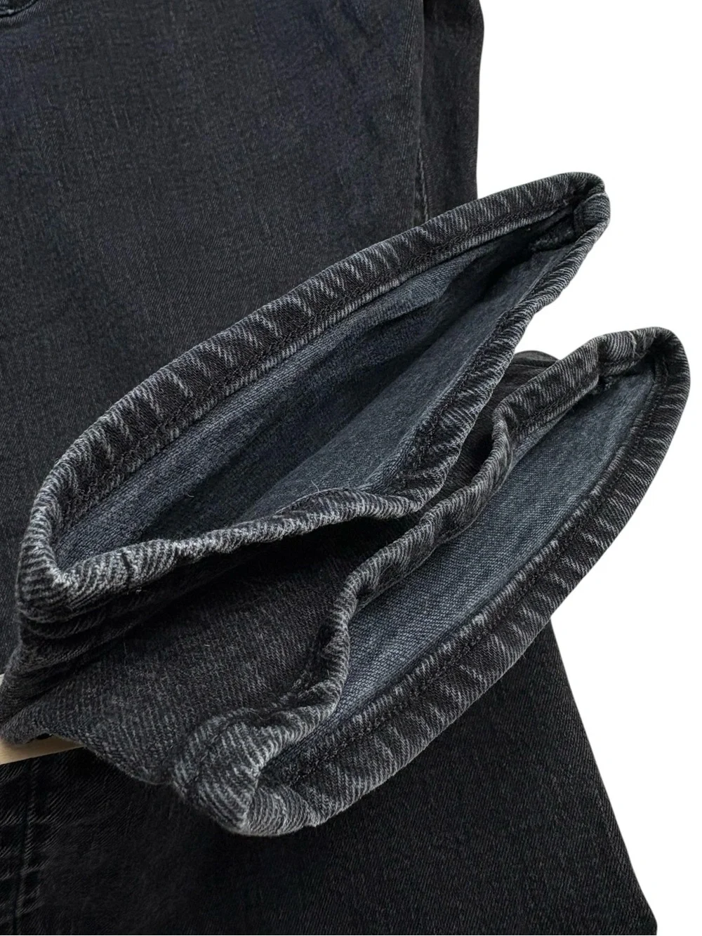 Todd Snyder Black Faded Wash Classic Fit Straight Jeans 38x32 Button Fly